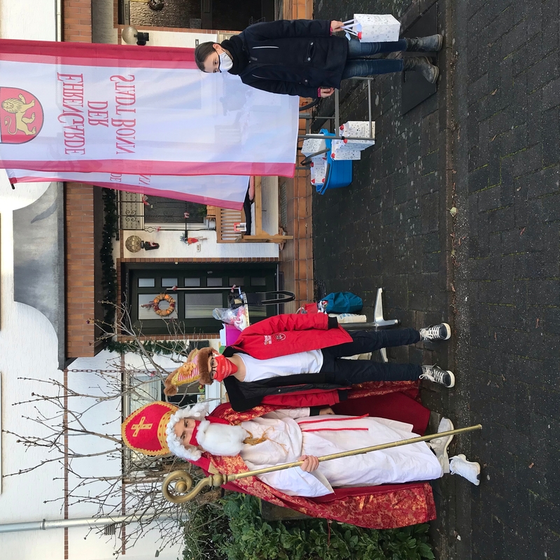 Nikolaus Der Nikolaus der Ehrengarde posiert für ein Foto